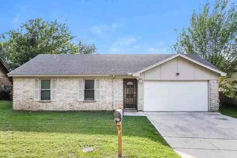 6004 Cool Springs Dr, Arlington, TX 76001