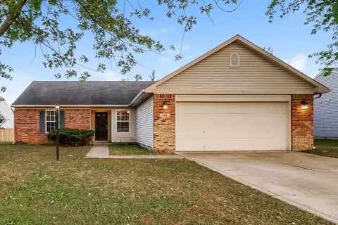 285 Pennwood Ln, Brownsburg, IN 46112