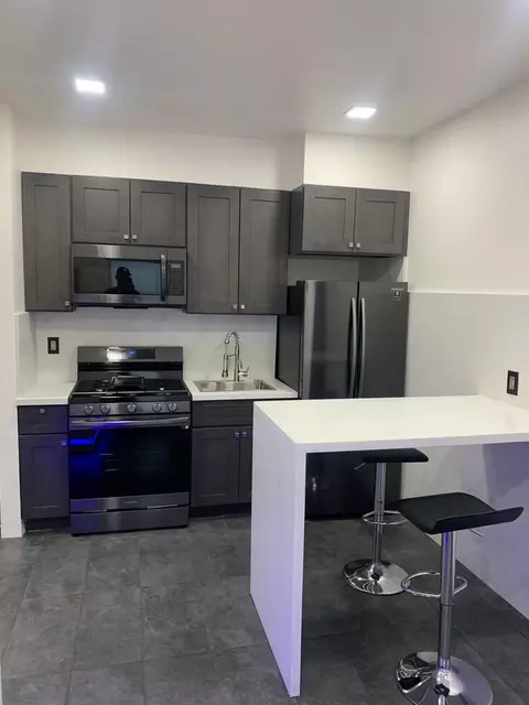 1929 26th Ave #7, Oakland, CA 94601