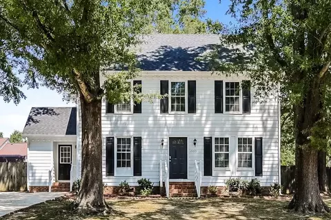1900 Carthage Cir, Raleigh, NC 27604