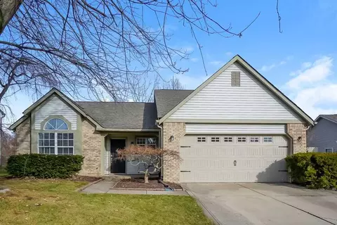7351 Camberwood Dr, Indianapolis, IN 46268