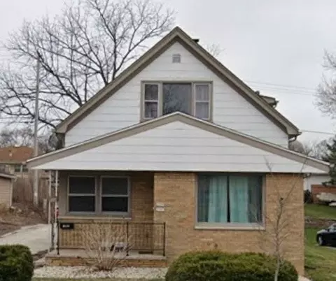 2395 S 92nd St, West Allis, WI 53227