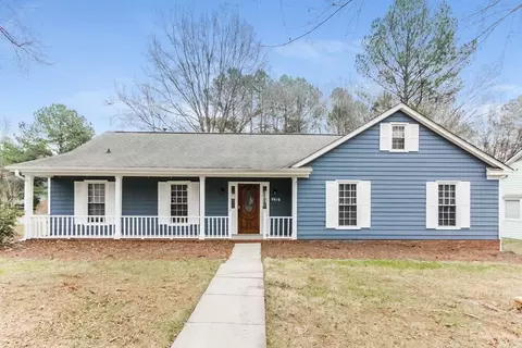 9616 Kent Village Dr, Charlotte, NC 28269