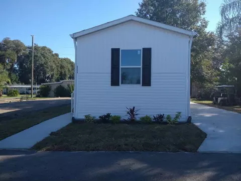 5550 Laura St, Zephyrhills, FL 33542