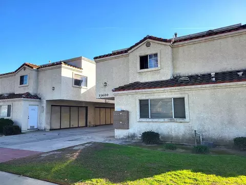 11400 215th St #3, Lakewood, CA 90715