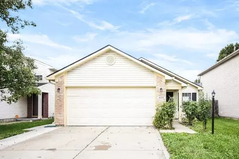 4312 Village Trace Dr, Indianapolis, IN 46254