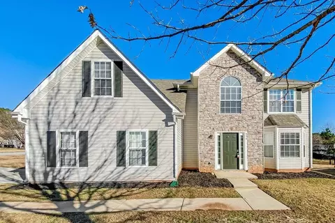 898 Tara Bnd, Hampton, GA 30228