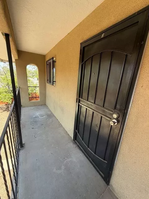 919 Alvarado Dr SE, Albuquerque, NM 87108