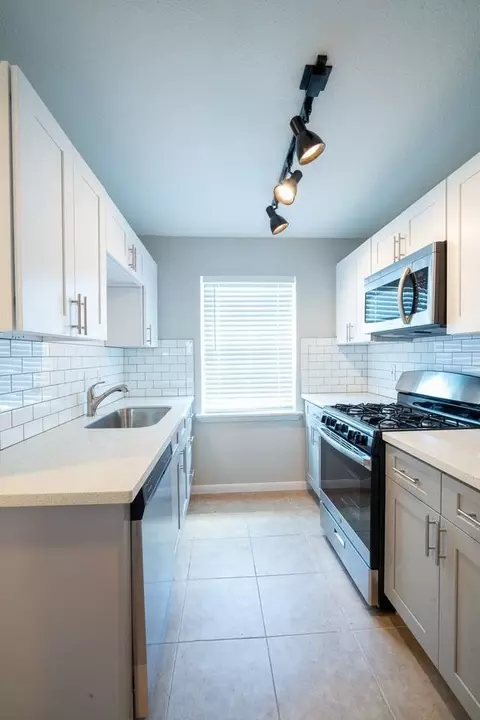 2501 Delano St, Houston, TX 77004