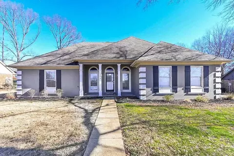 5404 Pear Dr, Southaven, MS 38671