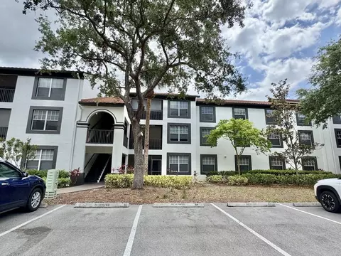 7925 Preserve Cir #326, Naples, FL 34119