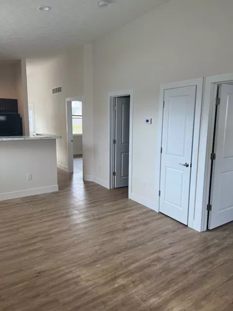 406 Court Yard Ln, Amelia, OH 45102