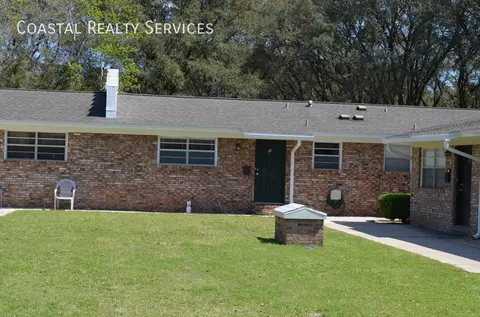 715 Greenwood St #H, Fort Walton Beach, FL 32547