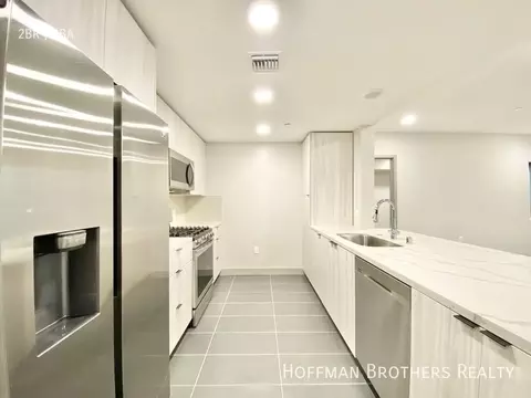 1534 Brockton Ave #202, Los Angeles, CA 90025