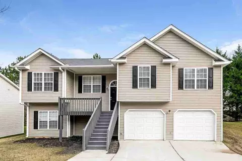 6401 Harvester Cir, Douglasville, GA 30134