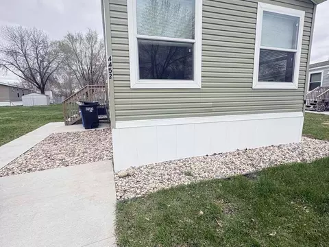 4452 La Casa Way S, Fargo, ND 58103