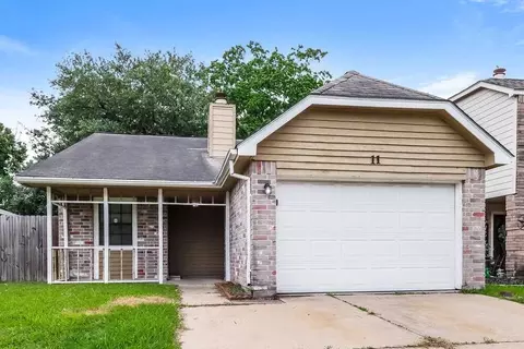 11 Crestbriar Ct, Baytown, TX 77521