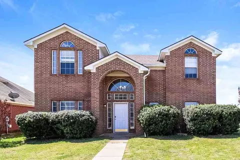 1723 Country Crest Ln, Mansfield, TX 76063