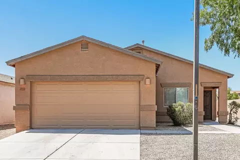 1733 E Silversmith Trl, San Tan Valley, AZ 85143