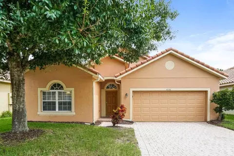 4326 Fitzroy Reef Dr, Mims, FL 32754