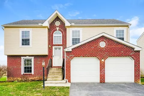 616 Barn St, Pataskala, OH 43062