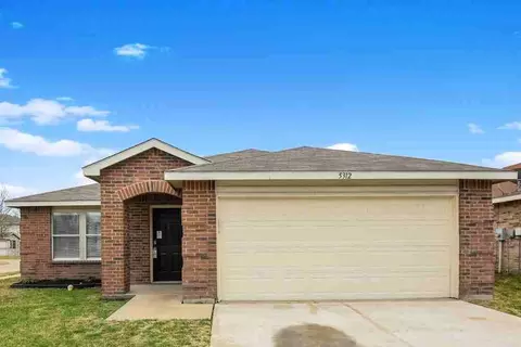 5312 Newcastle Ln, Fort Worth, TX 76135