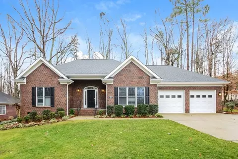 3631 Robin Ln, Charlotte, NC 28269