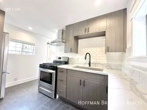 1251 N Beachwood Dr #3-4, Los Angeles, CA 90038
