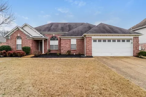 1236 Stable Run Dr, Cordova, TN 38018