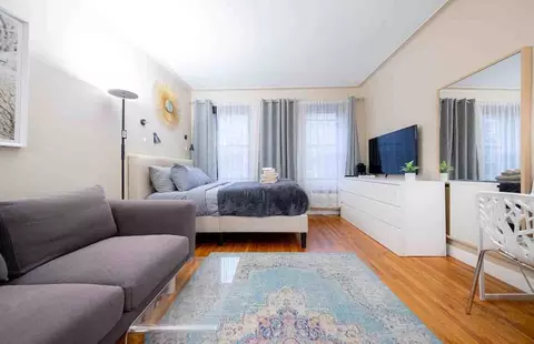 328 E 74th St, New York, NY 10021