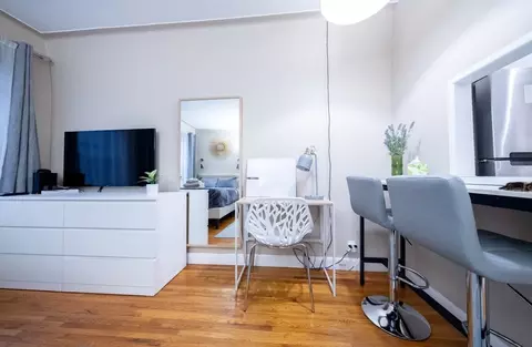 328 E 74th St, New York, NY 10021