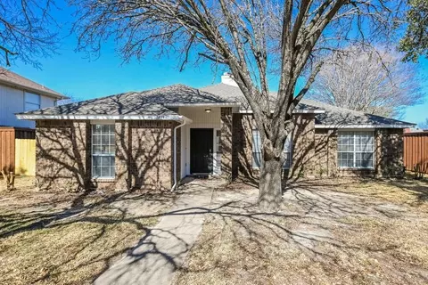 1415 Baker Dr, Cedar Hill, TX 75104