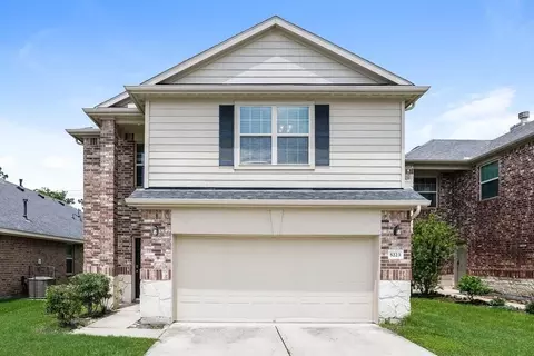 5223 Gulf Stream Ln, Bacliff, TX 77518