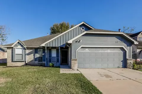 12215 White River Dr, Tomball, TX 77375