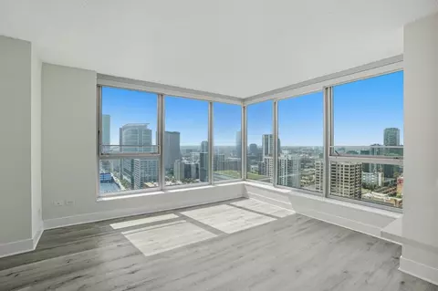 300 N Canal St #2-2, Chicago, IL 60606