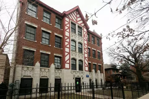 2420 N Kedzie Blvd #204, Chicago, IL 60647