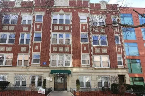 612 W Patterson Ave #205, Chicago, IL 60613