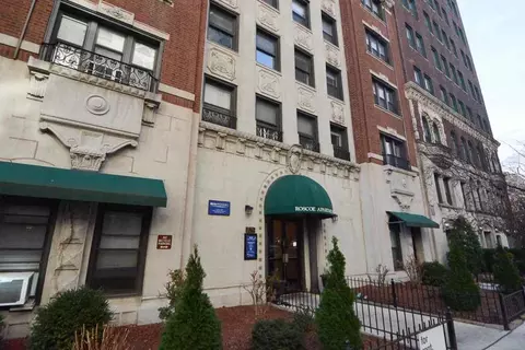 425 W Roscoe St #508, Chicago, IL 60657