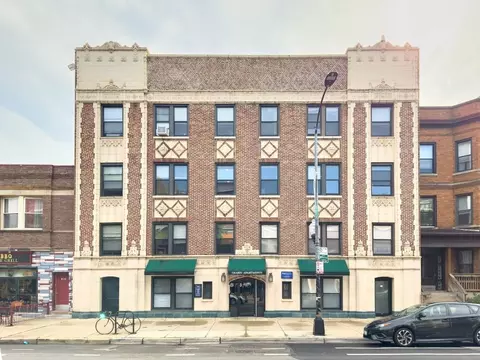 4851 N Damen Ave #110, Chicago, IL 60625