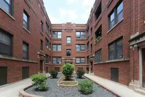 660 W Cornelia Ave #14, Chicago, IL 60657