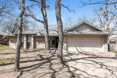 125 Camelot Dr, Weatherford, TX 76086