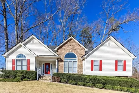 352 Carriage Ln, Powder Springs, GA 30127