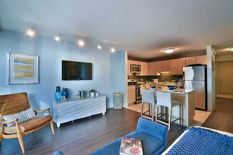 225 N Columbus Dr, Chicago, IL 60601