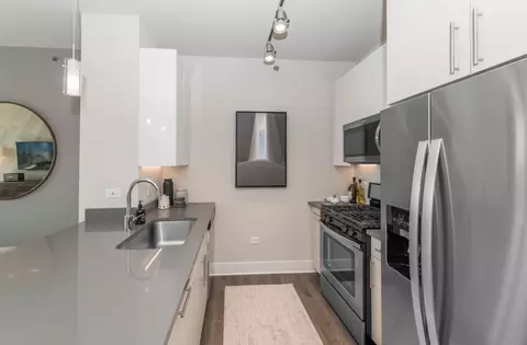 801 S Financial Pl, Chicago, IL 60605