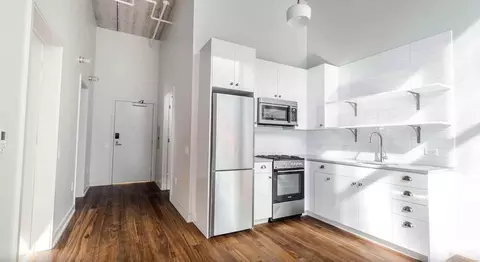 676 N La Salle Dr, Chicago, IL 60654