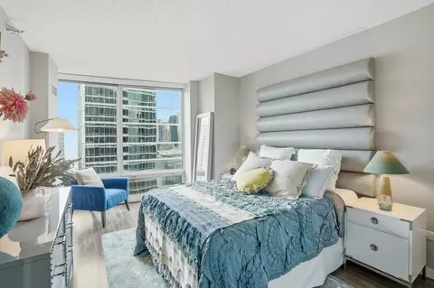 355 E Ohio St, Chicago, IL 60611