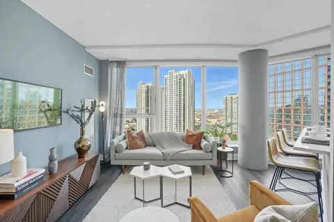 300 N Canal St #1-1, Chicago, IL 60606