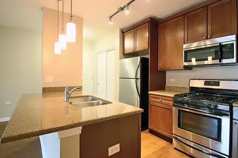 1935 S Wabash Ave #1-1-5, Chicago, IL 60616