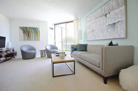 750 N Dearborn St #1-1, Chicago, IL 60654