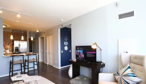 360 W Hubbard St #1-1, Chicago, IL 60654
